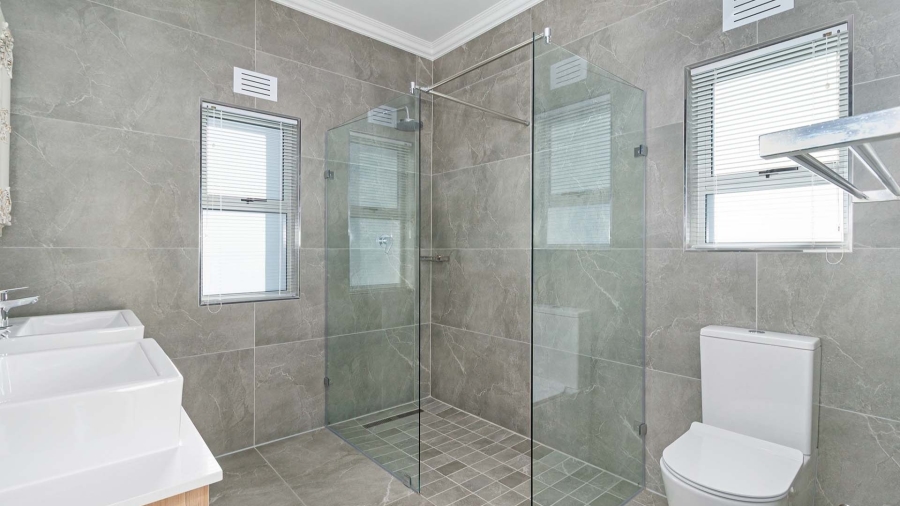 4 Bedroom Property for Sale in Sunningdale Western Cape